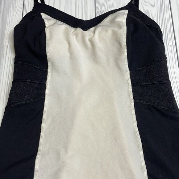 Lululemon Color block black and white elongate tank 4 - Picture 2 of 6